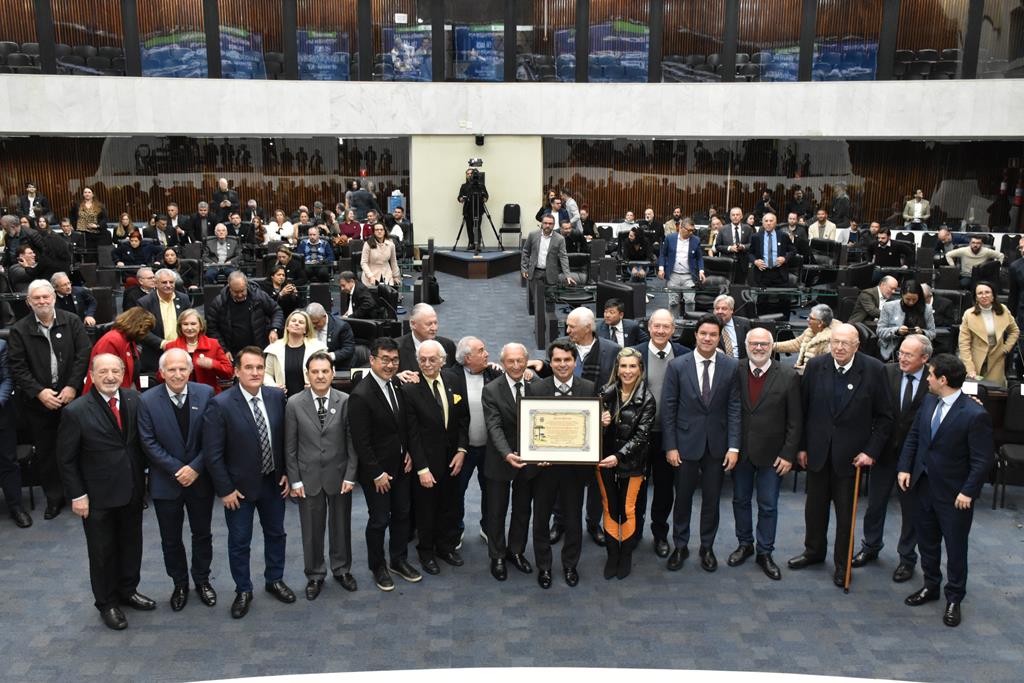 ACP homenageada na Assembleia Legislativa pelos seus 135 anos de história e contribuição com o desenvolvimento do Paraná