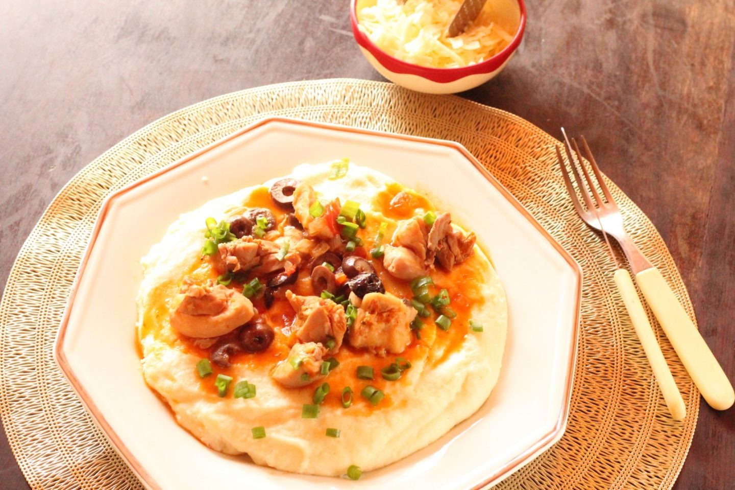 FRANGO COM POLENTA CREMOSA