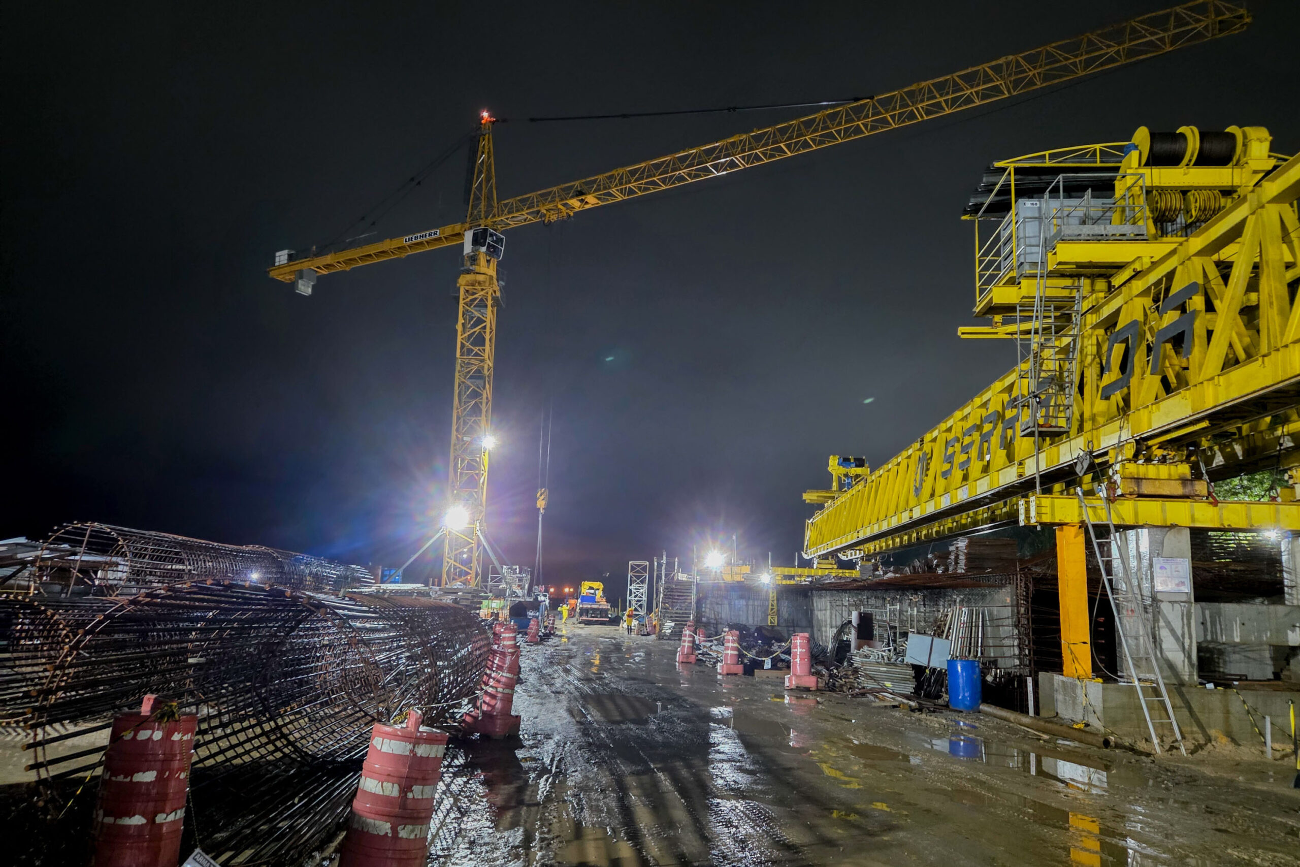 Ponte de Guaratuba mantém ritmo acelerado de obras até de madrugada