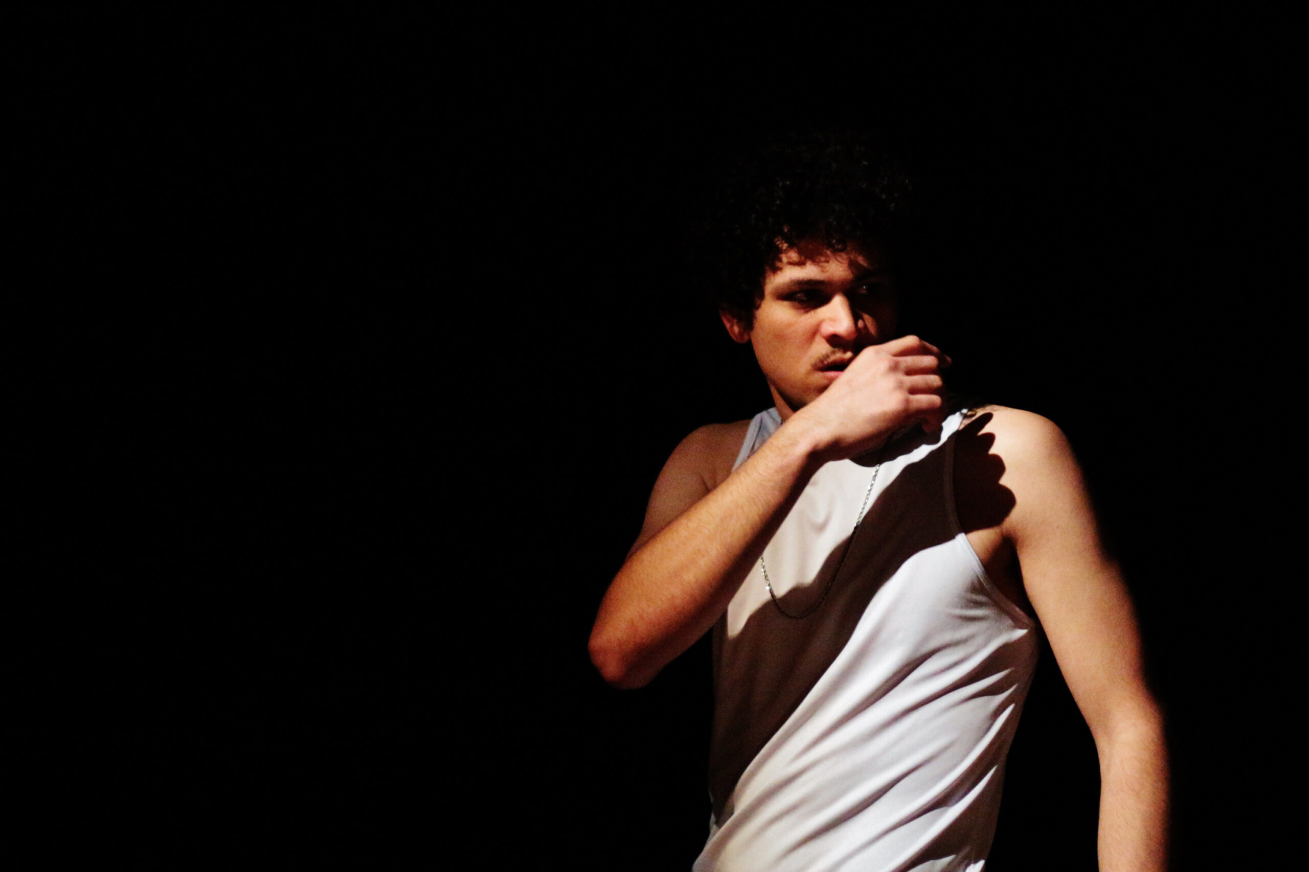 “Amarga Ferrugem”: Museu da Imagem e do Som recebe espetáculo premiado