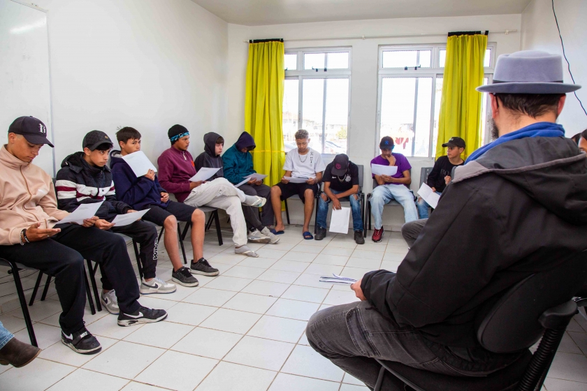 Roda de Conversa no CISA Betonex reforça escuta ativa e protagonismo dos adolescentes Agentes de Cidadania de Piraquara