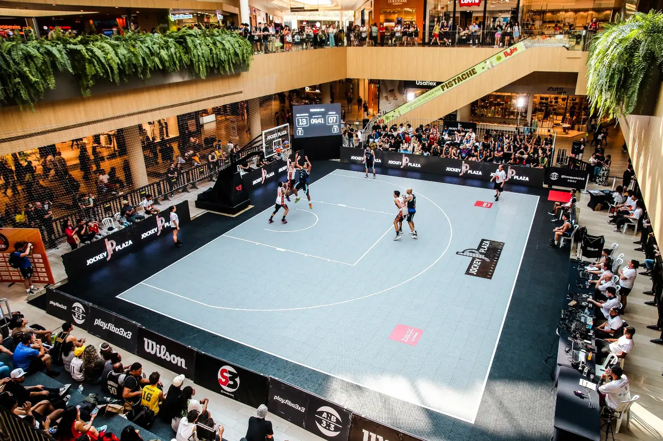 Curitiba recebe a etapa final da Super Liga 3x3 de Basquete na praça central do Jockey Plaza Shopping