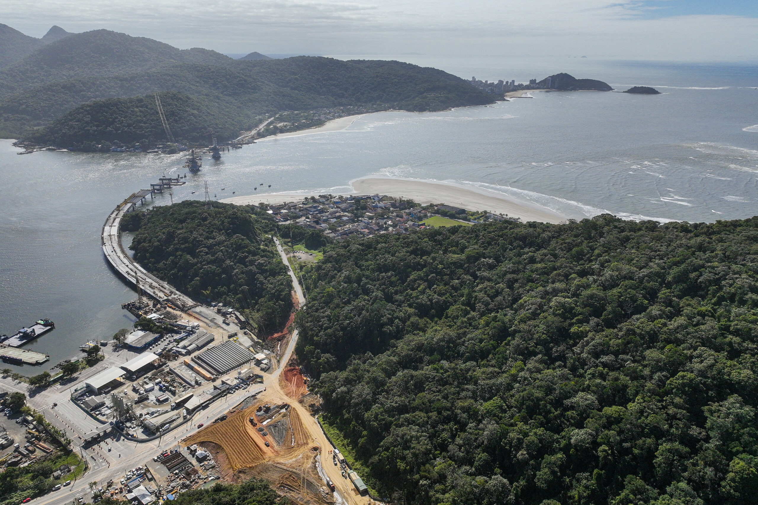 Com acessos mais visíveis, Ponte de Guaratuba alcança 70% de execução