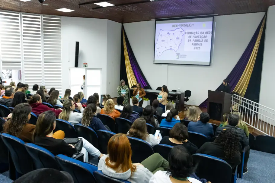 Formação da Rede de Proteção das Famílias é realizada em Pinhais
