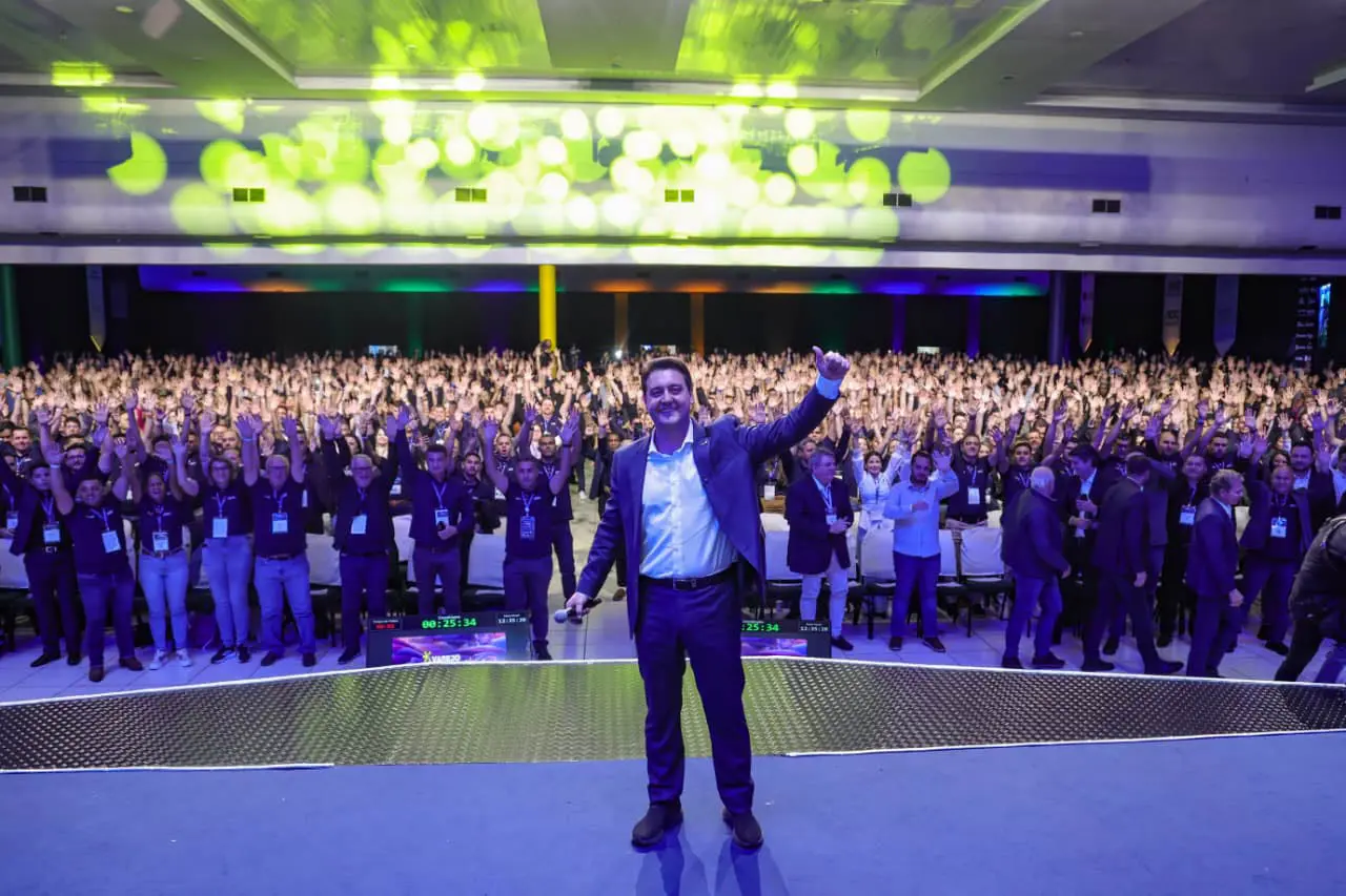 Governador apresenta avanços econômicos do Paraná durante o Varejo Experience Brasil