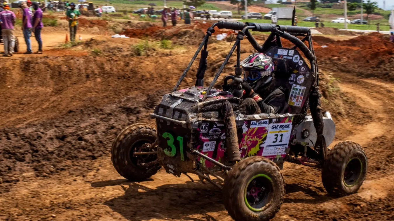 UFPR sedia pela primeira vez competição universitária de veículos off-road