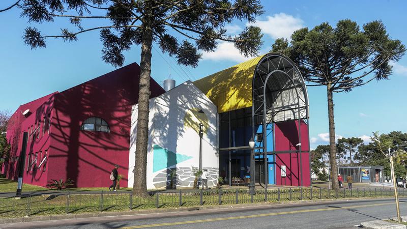 Assembleia nos Bairros chega ao Pinheirinho com serviços gratuitos e sessão especial nesta quarta