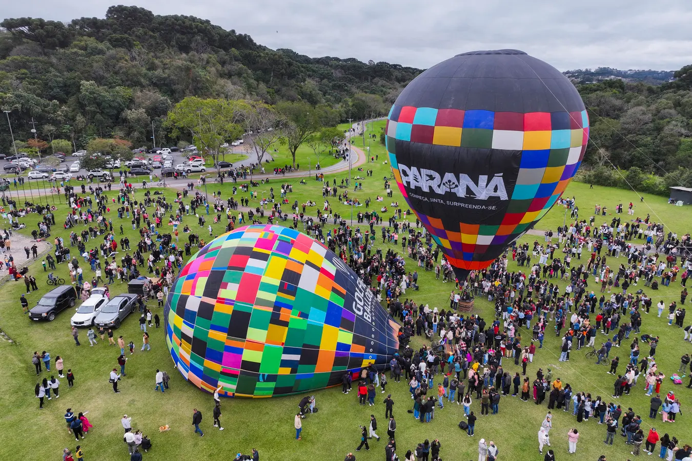 Balões no Parque Barigui encantam visitantes e convidam turistas para o Festival da Primavera