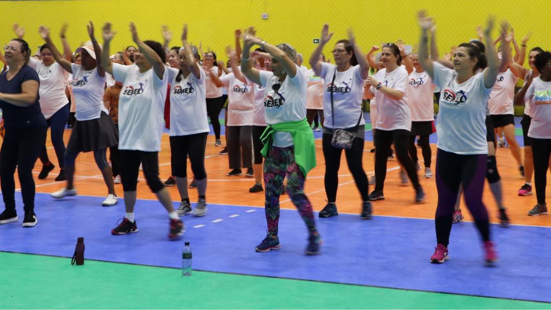 Complexo Aníbal Khury recebe aulão de ginástica que promove a saúde mental