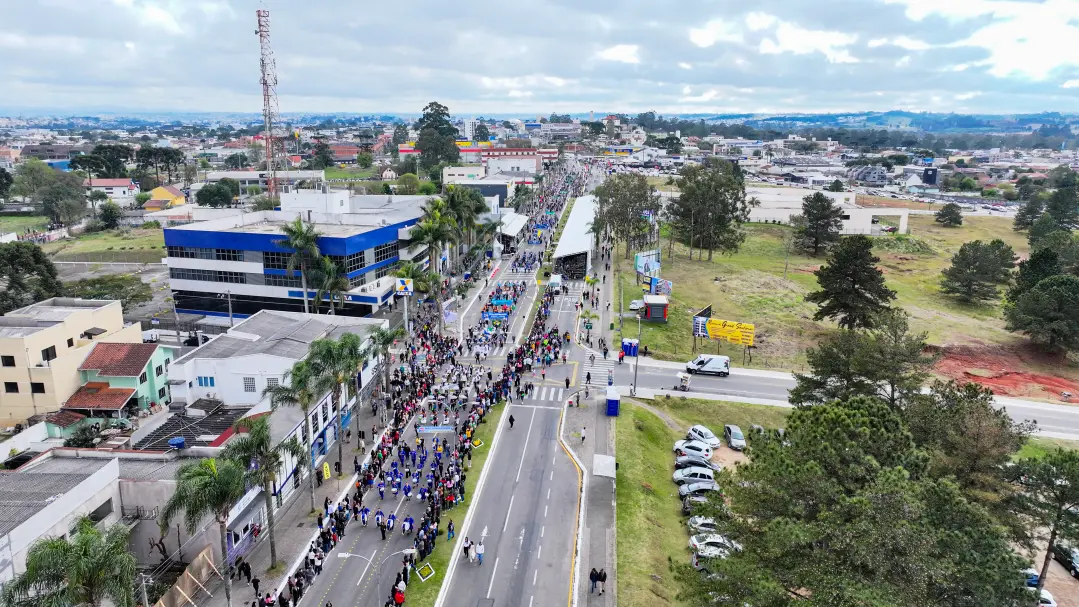 Diversidade popular e harmonia institucional conquistam o público em mais um Desfile da Independência em Pinhais