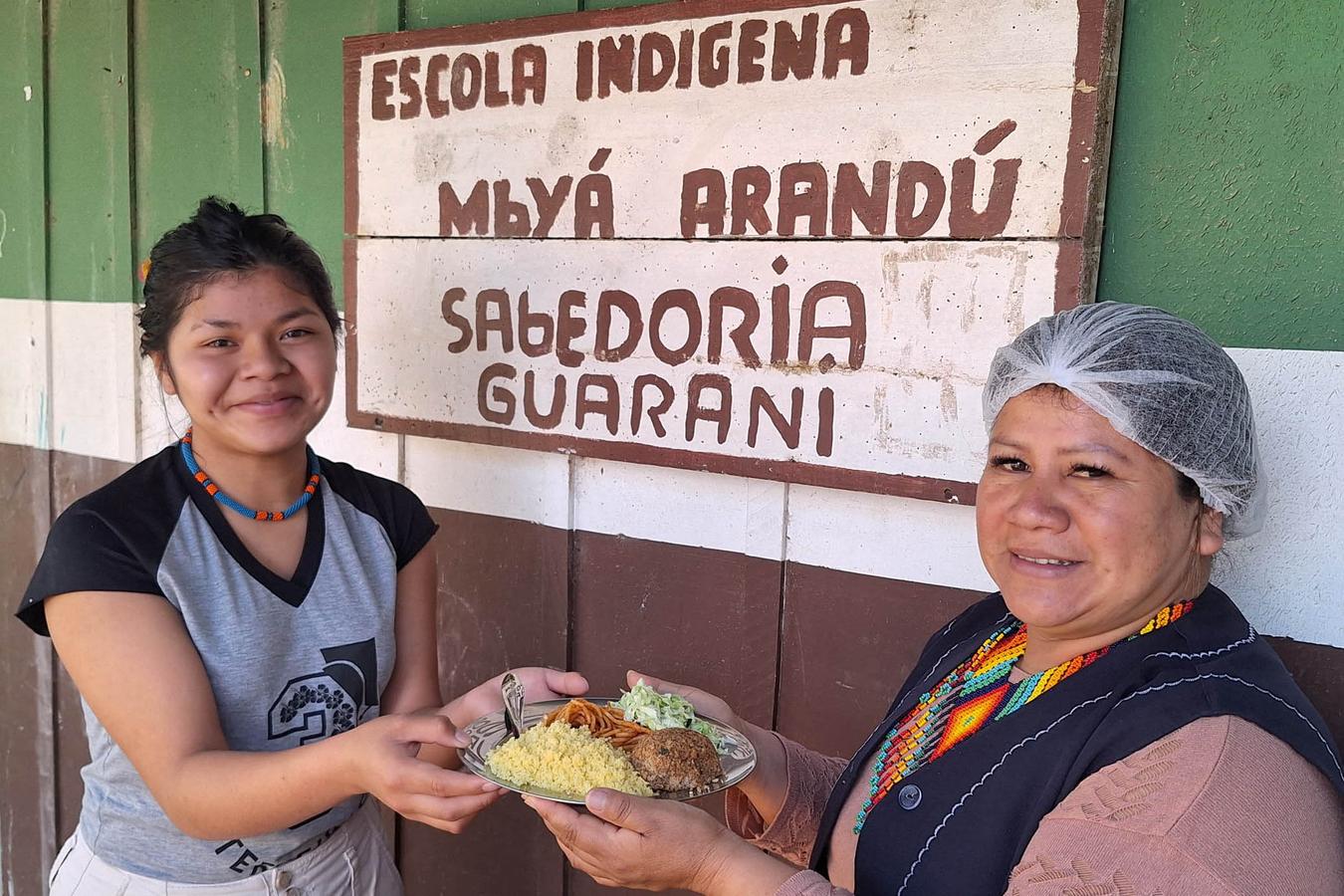 Escola indígena mescla pratos da cultura guarani ao cardápio tradicional em Piraquara