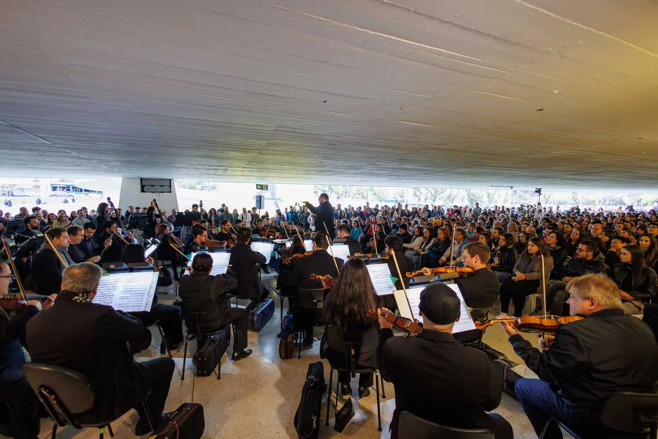 Orquestra Sinfônica do Paraná atrai mais de 1200 pessoas no concerto da série "Mostly Mozart"