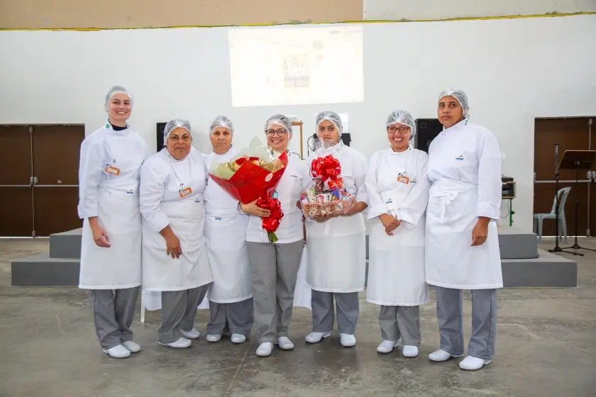 Piraquara celebra formatura do curso gratuito de Auxiliar de Cozinha em parceria com o SENAC