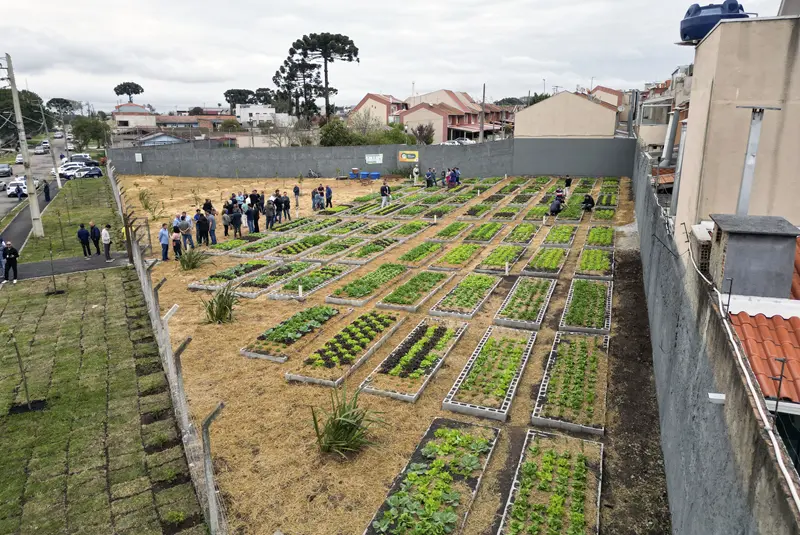 Prefeito Eduardo Pimentel inaugura a 216ª horta comunitária de Curitiba no Alto Boqueirão