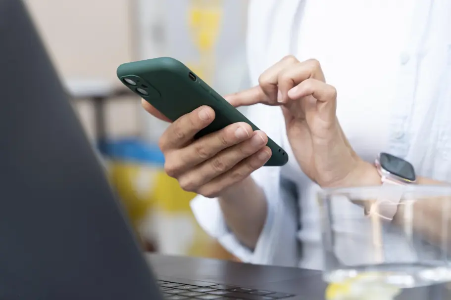 Prefeitura de Pinhais alerta para tentativa de golpe por mensagens via celular