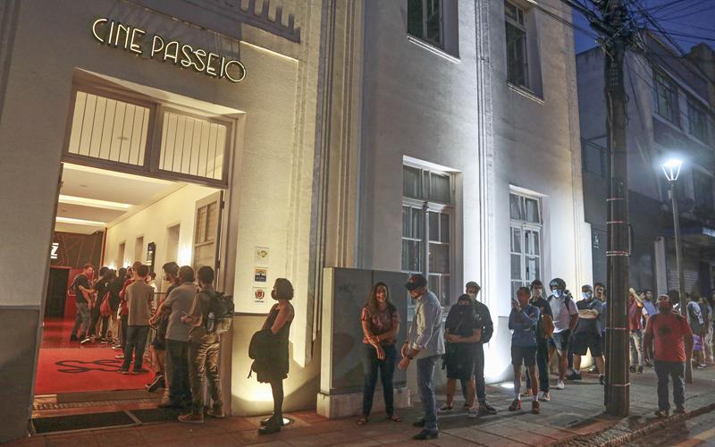 Brinquedo novo vale meia-entrada nos cinemas da Prefeitura de Curitiba