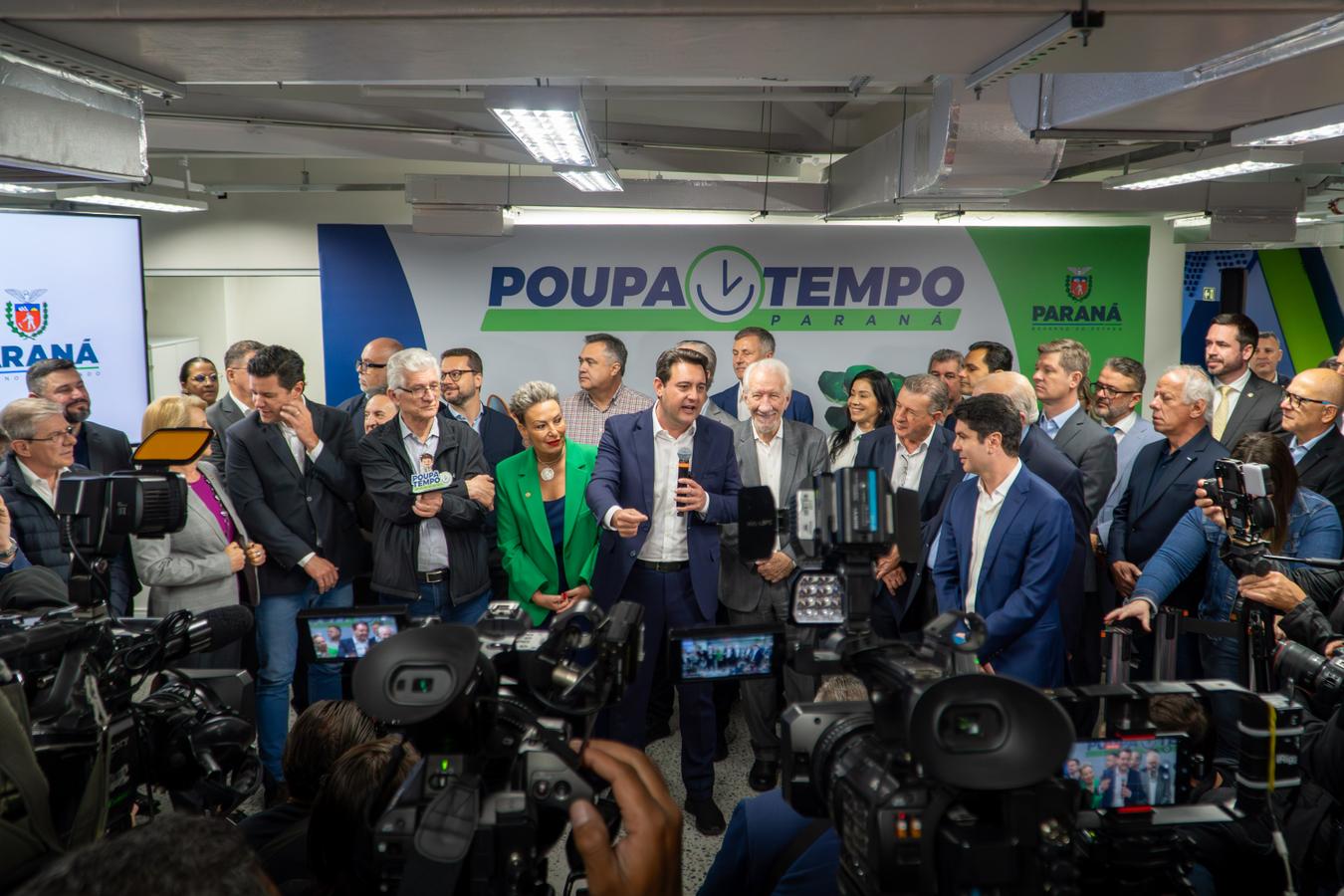 Com mais de 200 serviços, 1ª unidade do Poupatempo Paraná é inaugurada em Curitiba