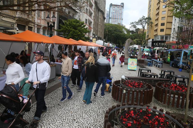 Domingo no Centro entra na agenda das famílias curitibanas