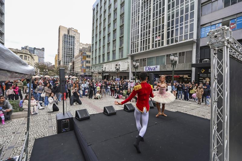 Festival Primavera Curitiba anima o Centro com música, dança e gastronomia