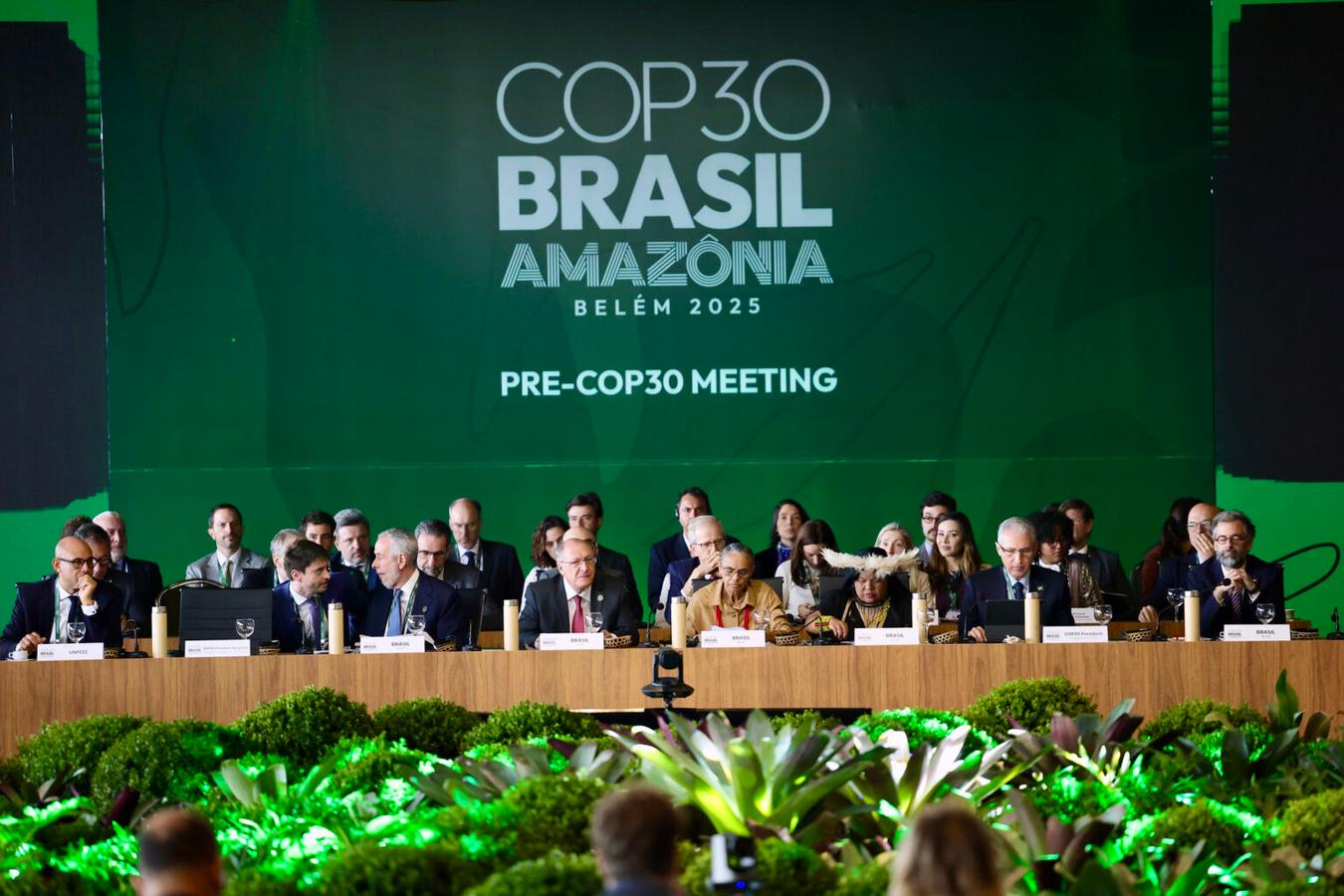 Itaipu participa da abertura da Pré-COP em Brasília