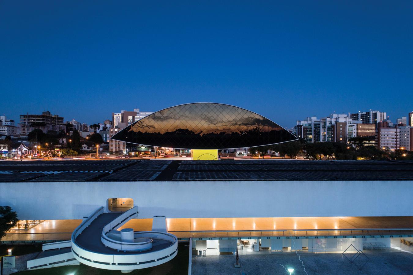 Museu Oscar Niemeyer oferece entrada gratuita no último domingo do mês