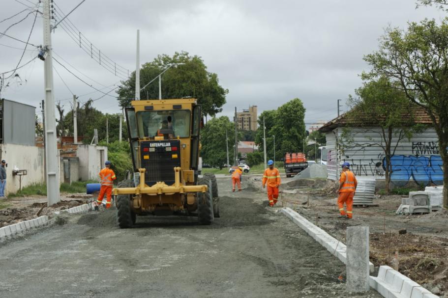 Nova empresa retoma obras da Transpinhais