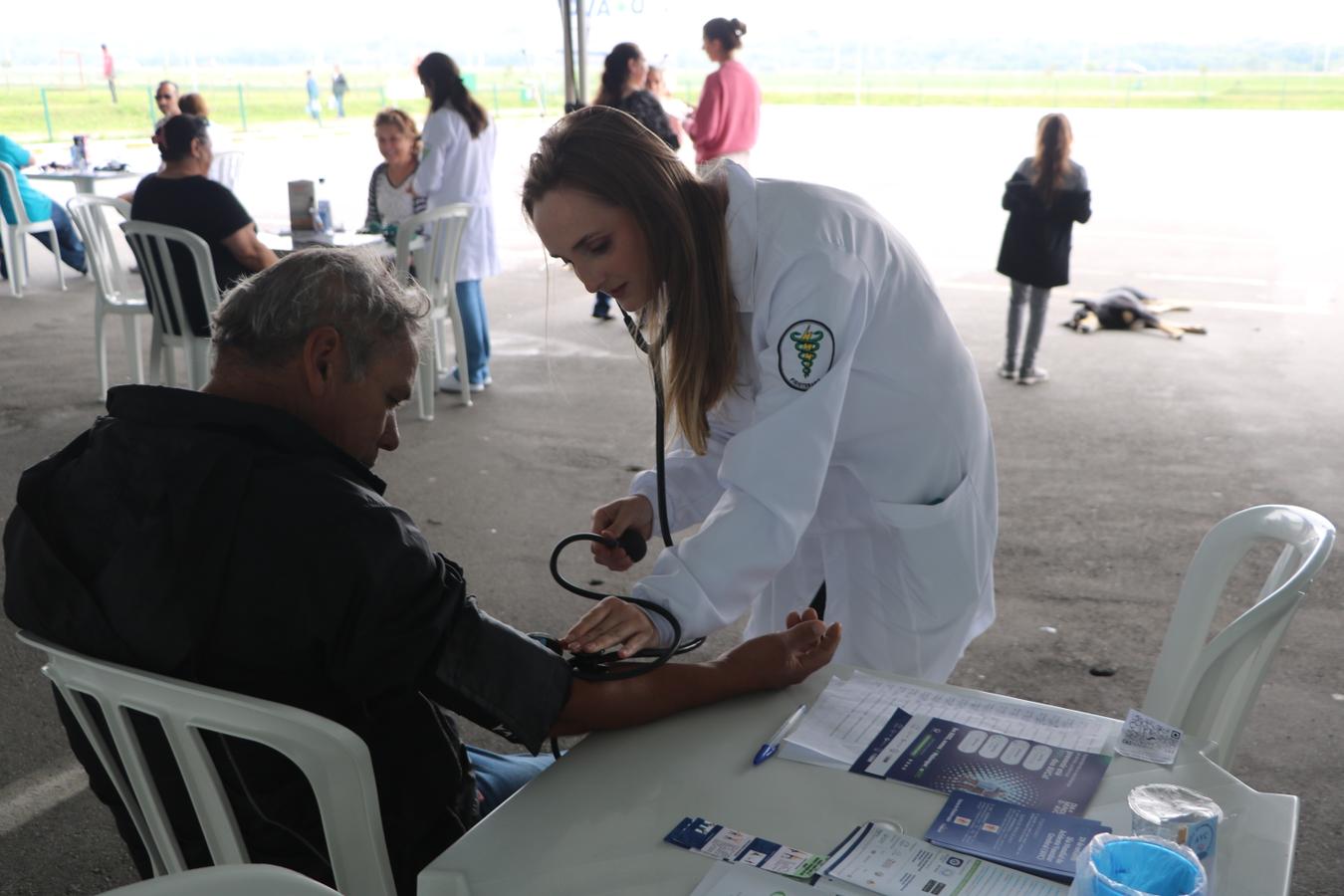 Parque das Águas de Pinhais recebe ação de conscientização contra o AVC