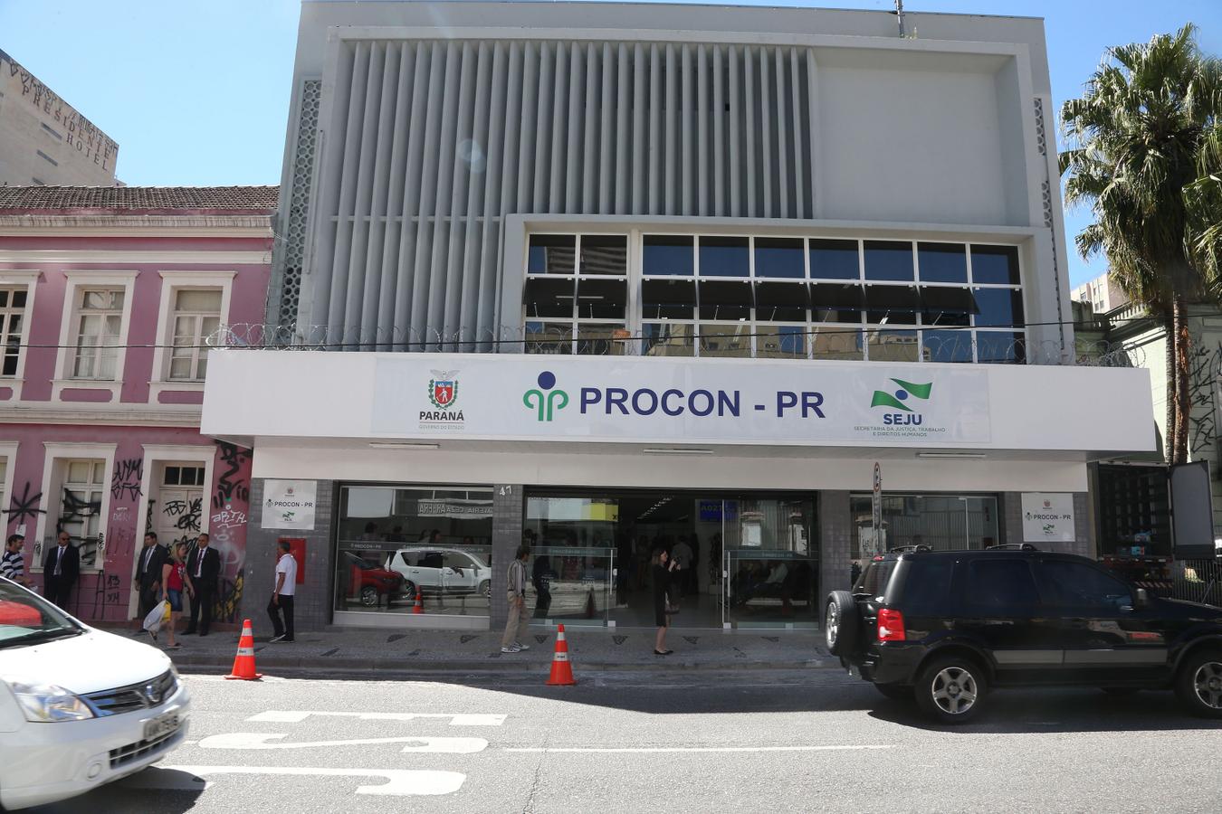 Procon-PR promove mutirão de renegociação de dívidas e educação financeira
