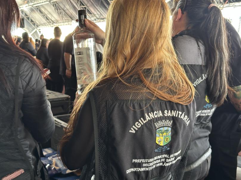 Vigilância Sanitária de Pinhais faz inspeção para verificar autenticidade de bebidas
