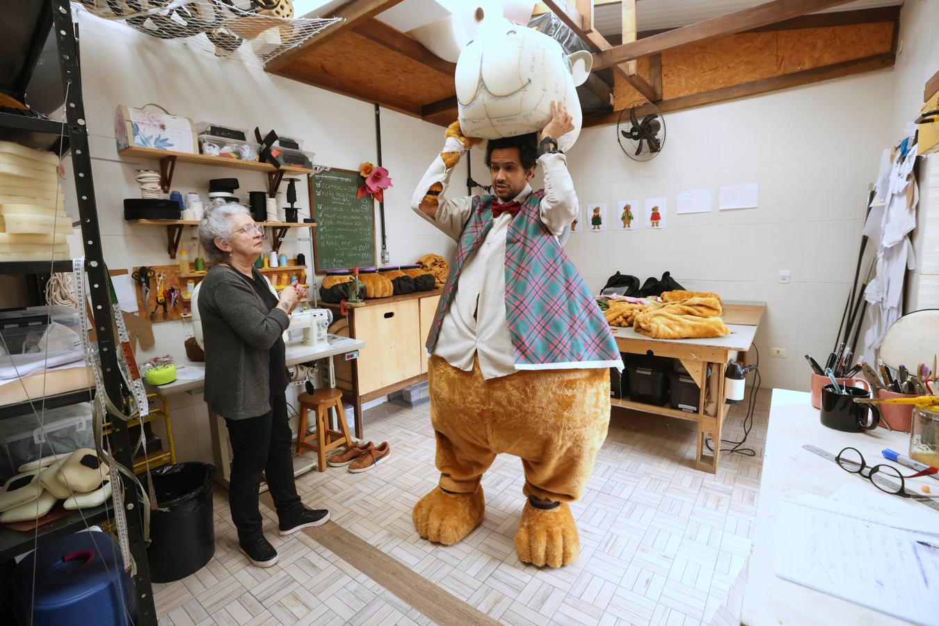 Bonecos gigantes do Casal Noel e Família Capivara vão integrar o elenco do Natal de Curitiba 2025