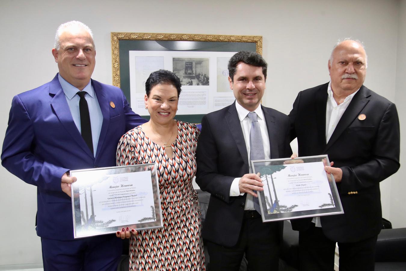 Deputada Marli entrega homenagem aos fundadores da Rede Nacional Inn Hotéis