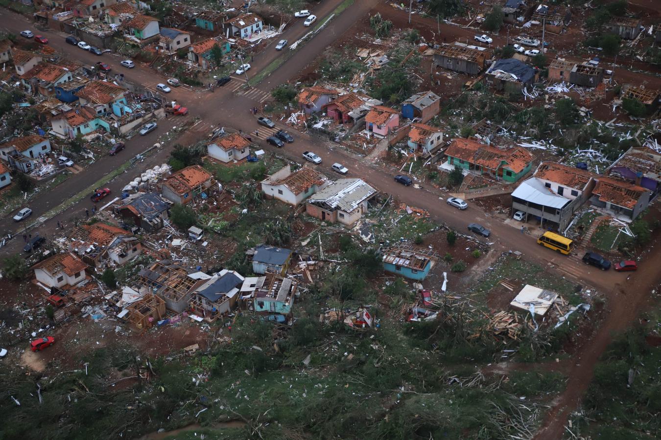 Estado propõe lei com auxílio de R$ 50 mil por família para agilizar ajuda a cidades atingidas por tornado