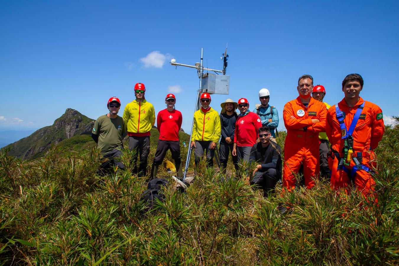 Nova estação meteorológica no topo do Pico Marumbi vai orientar turistas e grupos de socorro