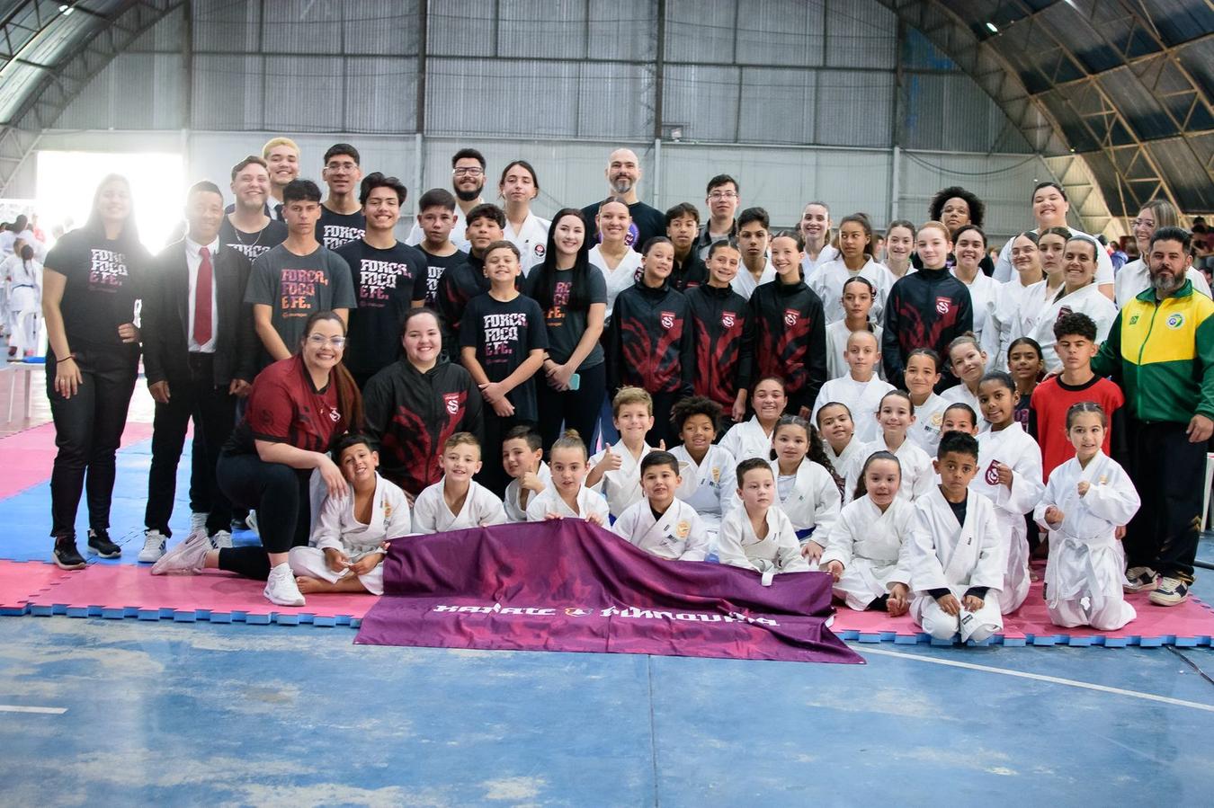 Piraquara conquista o título geral da 4ª Taça Piraquara de Karatê e celebra mais de 89 medalhas na competição