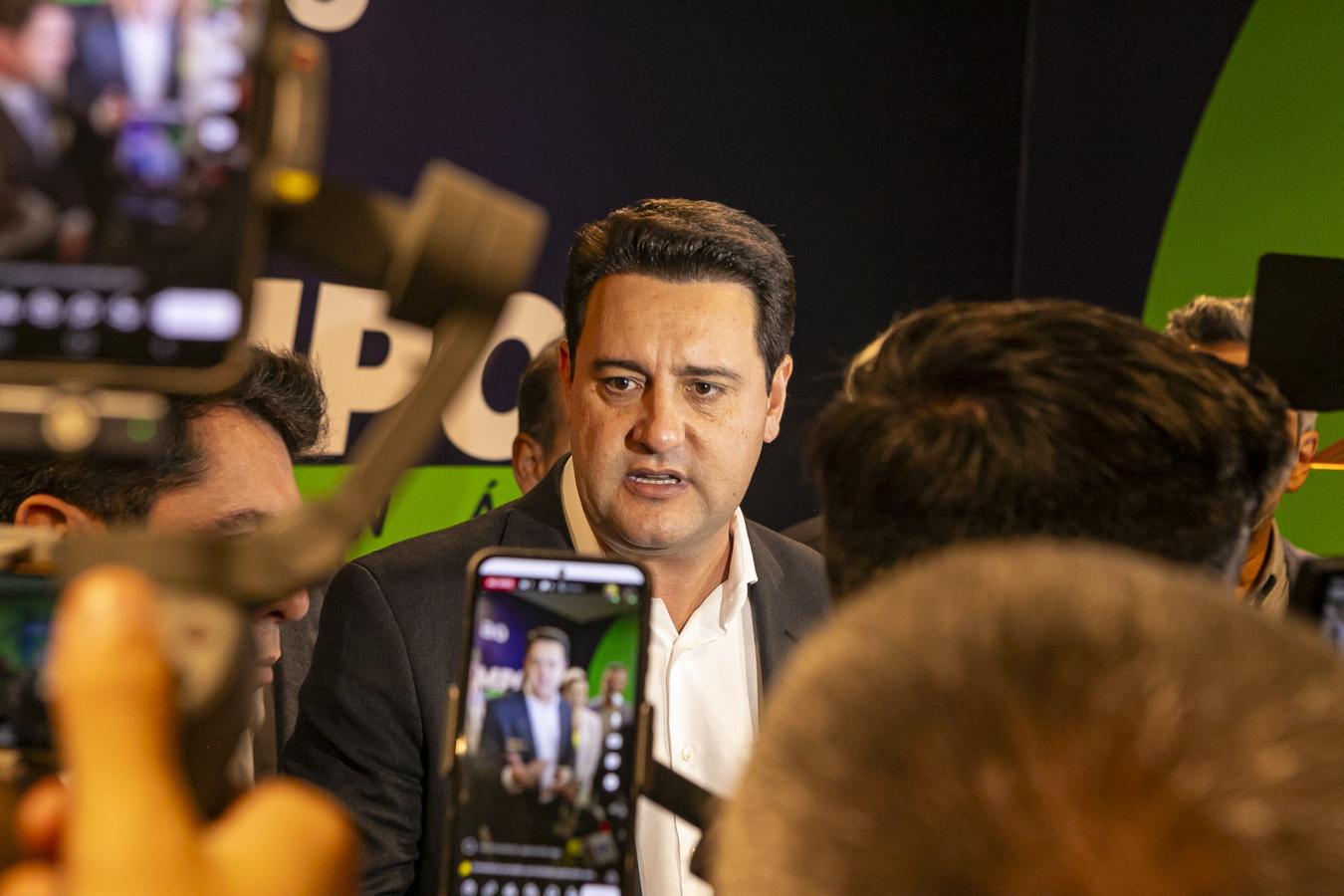 Ratinho Junior cresce e vence Lula em 2º turno em 2026, aponta nova pesquisa