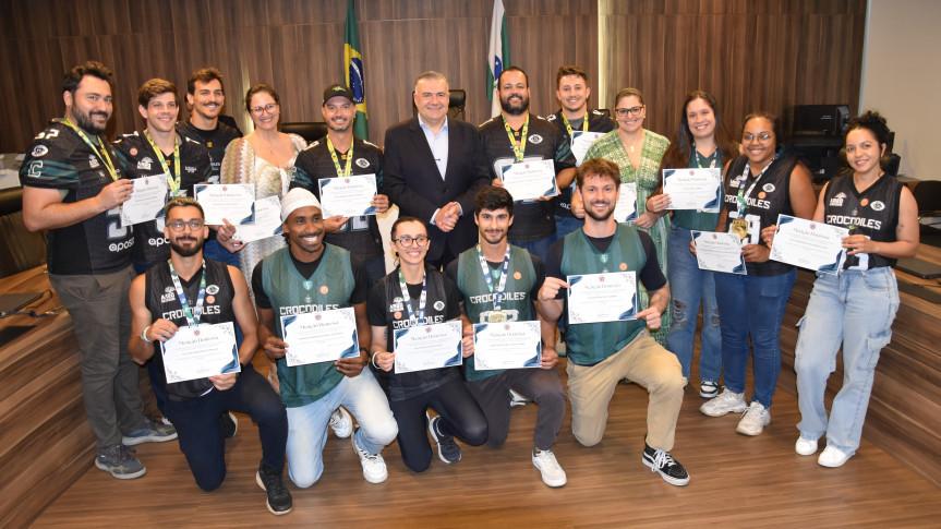 Assembleia Legislativa homenageia Coritiba Crocodiles pelo quarto título brasileiro de futebol americano