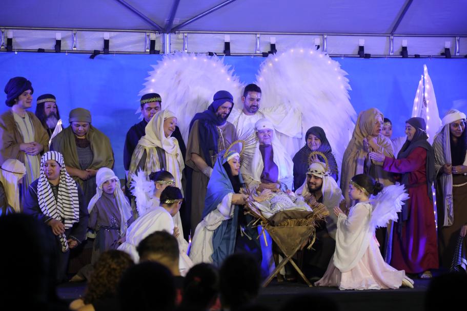 Auto de Natal e espetáculo Broadway encantam o público no Parque das Águas de Pinhais