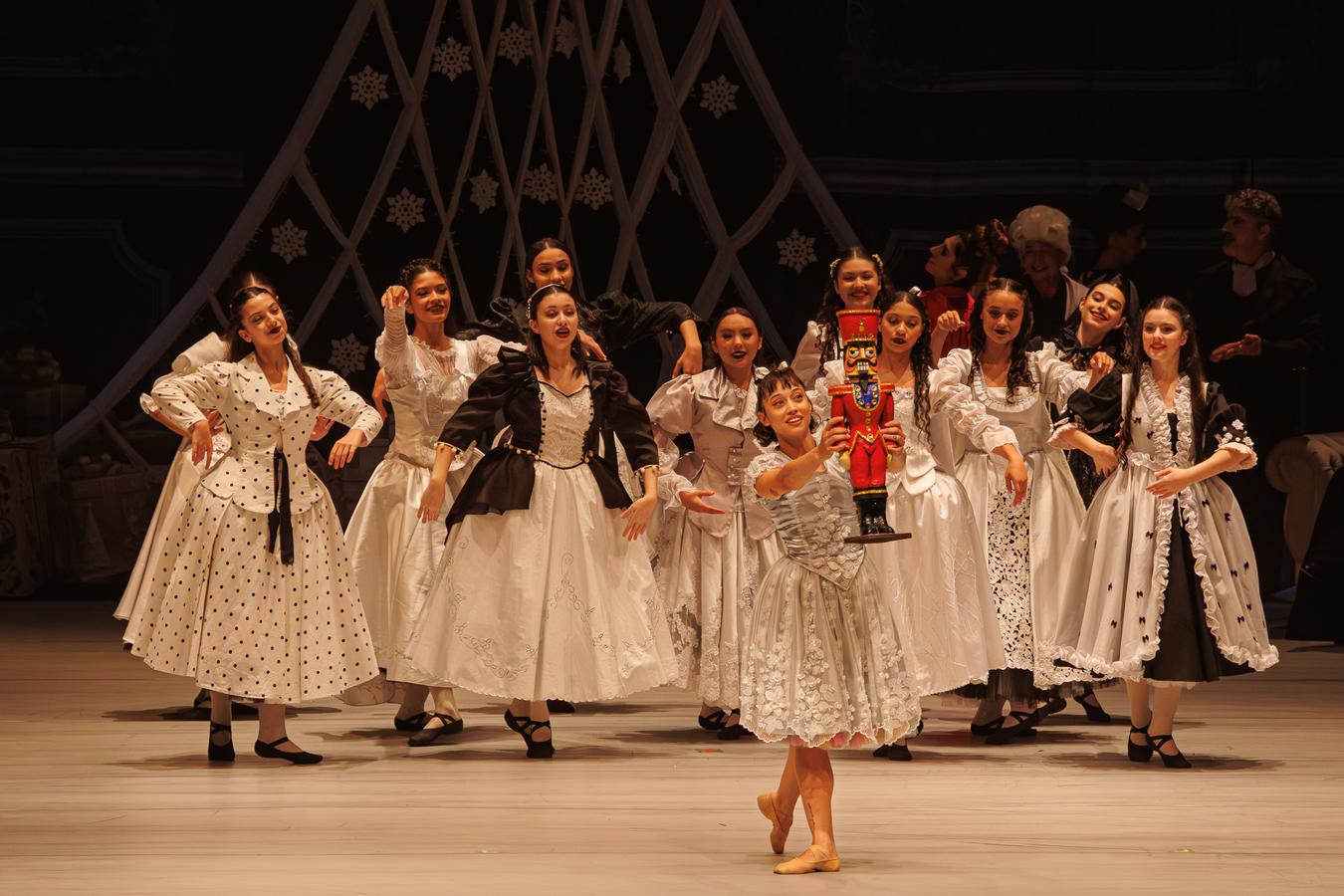 Com ingressos esgotados, “O Quebra-Nozes” chega ao Teatro Guaíra neste final de semana