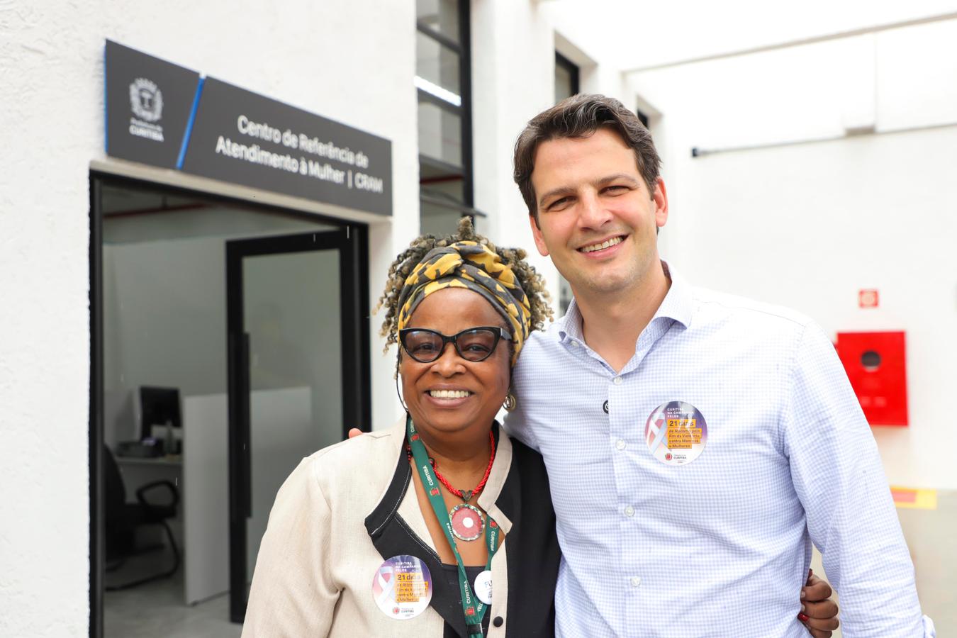 Prefeito entrega os centros de referência afro e de atendimento à mulher em Curitiba