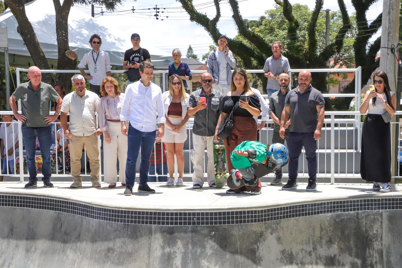 Presentão de Natal: skatistas já podem andar no tri-bowl inédito de Curitiba, inspirado em pista da Califórnia
