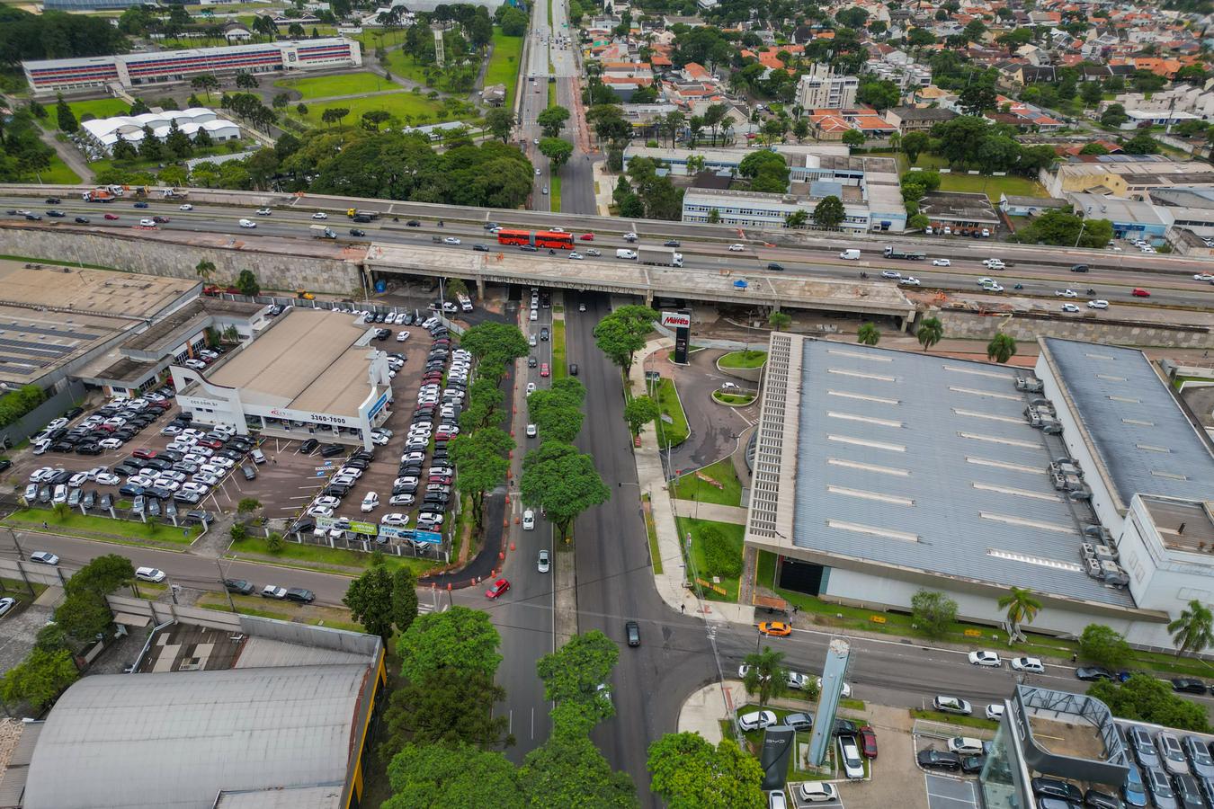 Avenida Victor Ferreira do Amaral terá obras de pavimentação. Viaduto recebe drenagem