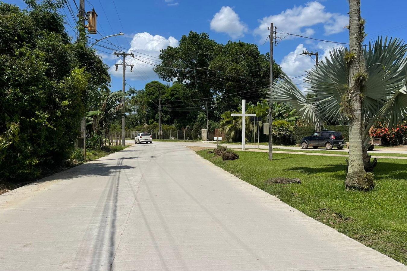 Convênio do Estado e prefeitura, nova estrada de concreto em Morretes está quase finalizada