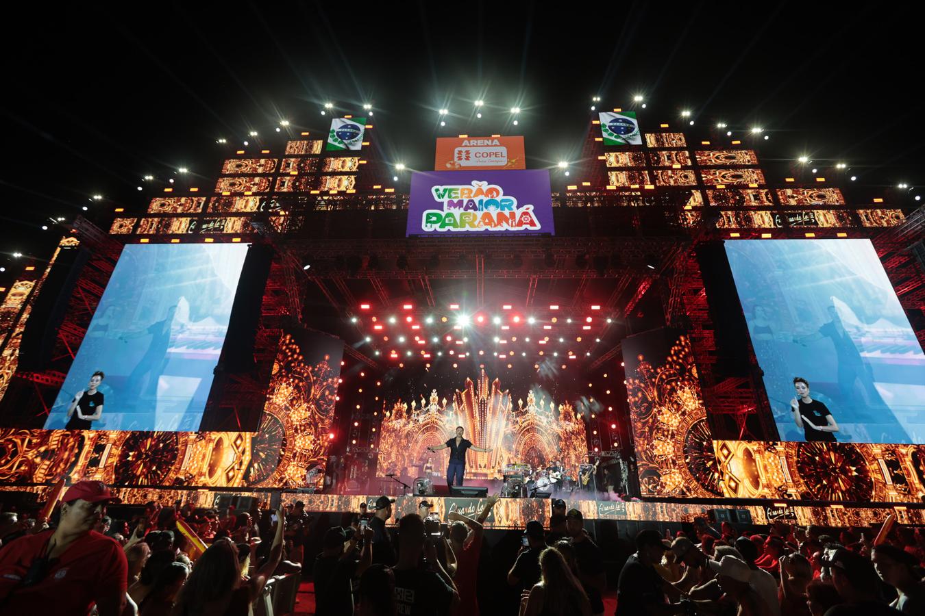 Eduardo Costa e Edson & Hudson reúnem 165 mil pessoas em noite sertaneja em Caiobá