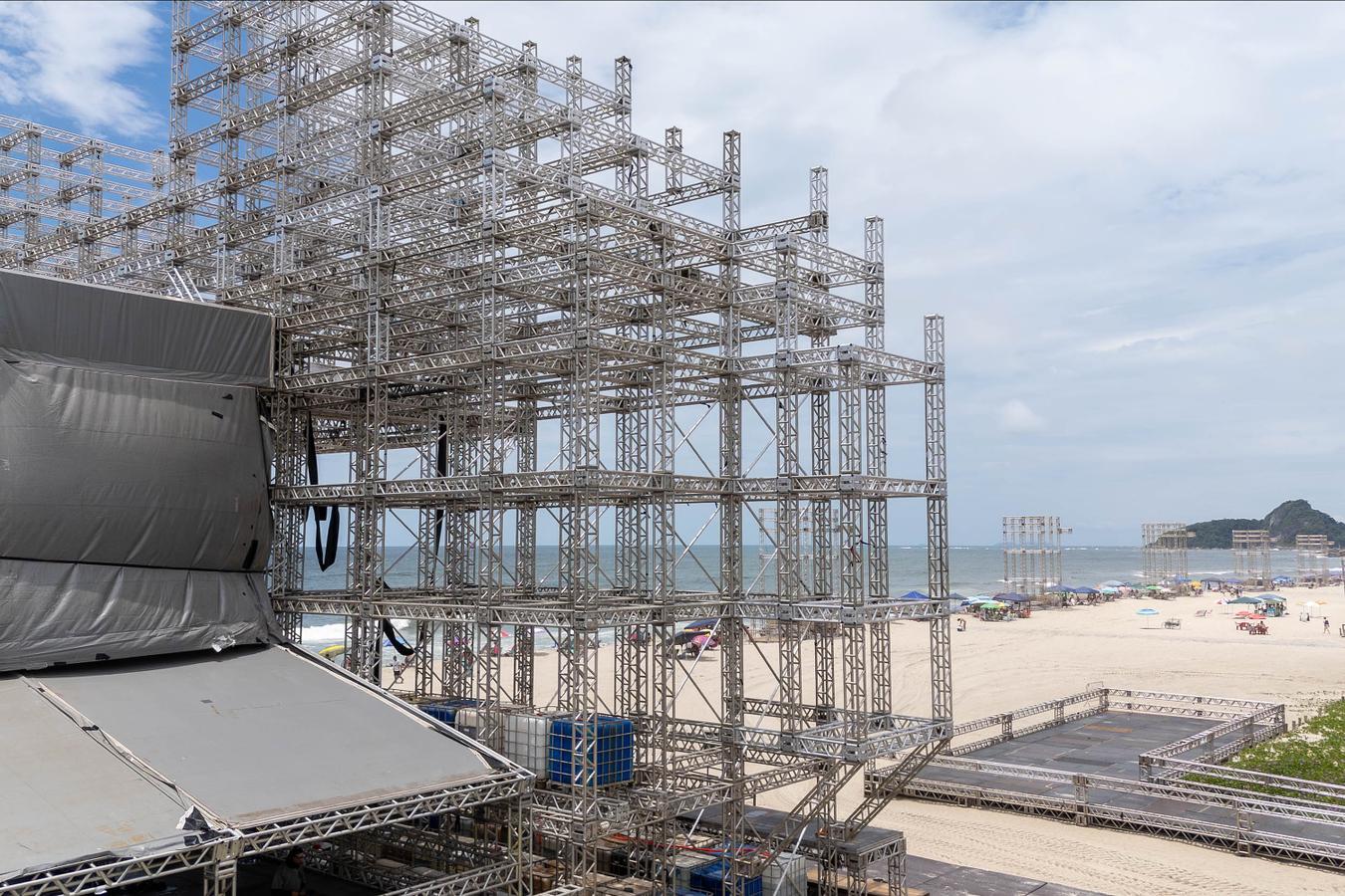 Faltam 7 dias para os shows; palcos estão quase prontos no Litoral