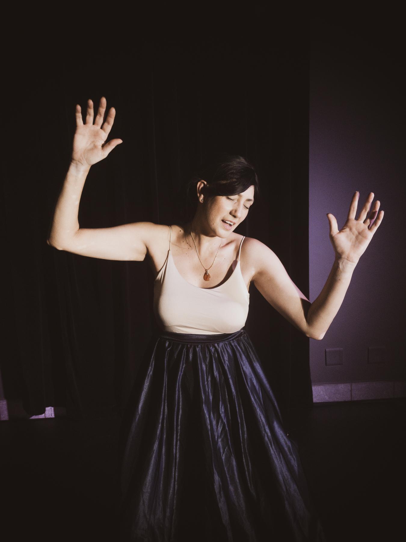 “Ísis”: Vida Santos apresenta monólogo intimista no Miniauditório