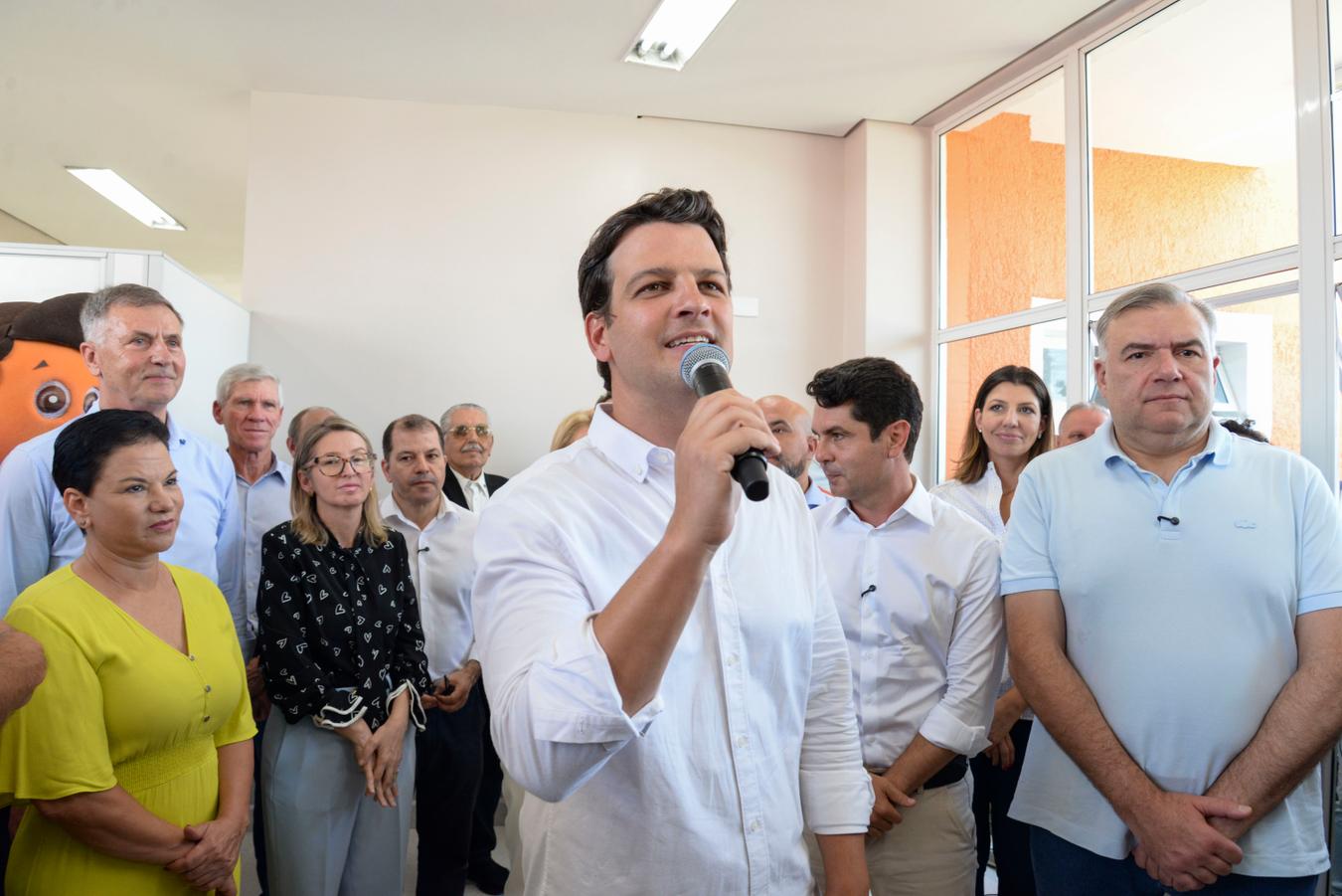 Na entrega da UPA Cajuru, prefeito Eduardo Pimentel anuncia início dos projetos para as UPAs Matriz e Santa Felicidade