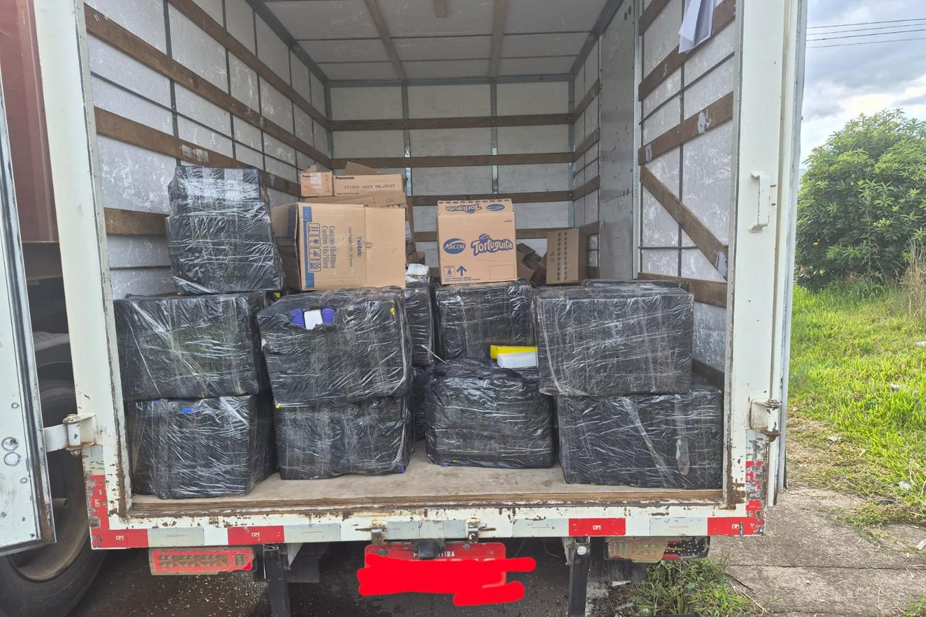 PMPR apreende 625 quilos de maconha em dois caminhões em São José dos Pinhais