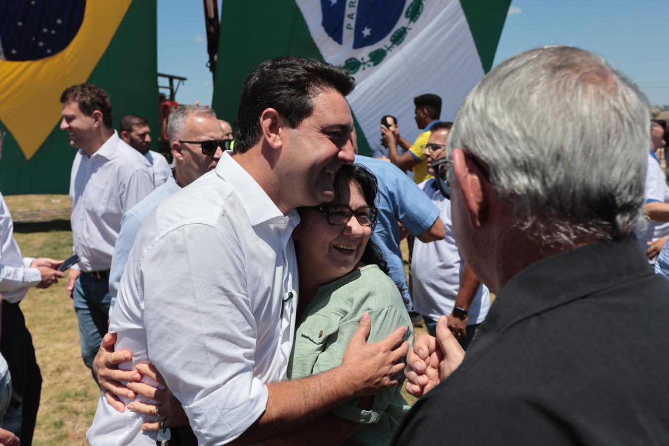 Ratinho Junior atinge novo recorde de aprovação com 85,5%, aponta Paraná Pesquisas