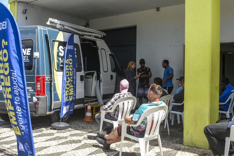 Sine Móvel leva oportunidades de trabalho a pessoas em situação de rua em Curitiba