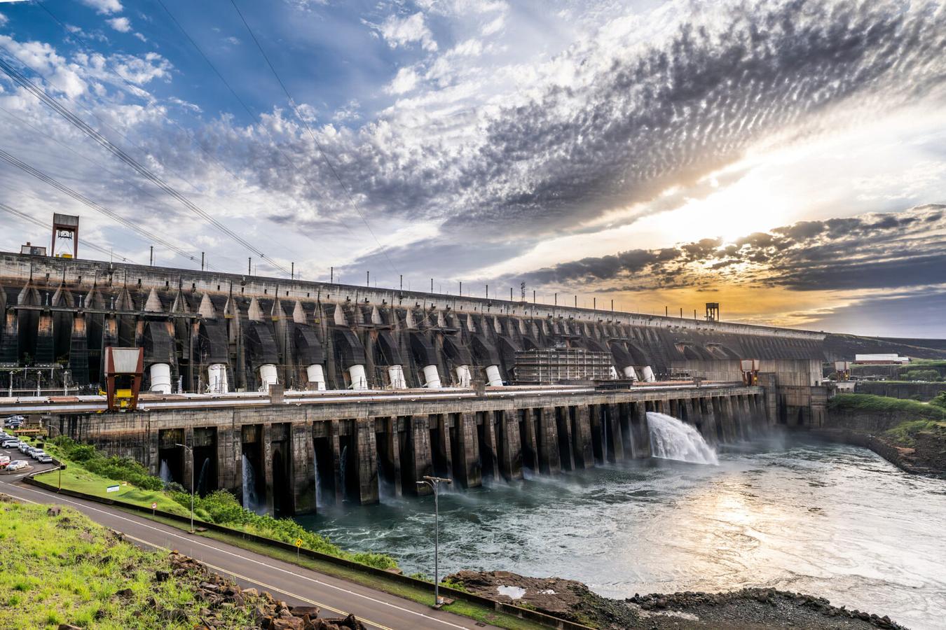 Usina de Itaipu fecha 2025 com produção de 72,879 milhões de MWh, energia suficiente para abastecer o planeta por um dia 